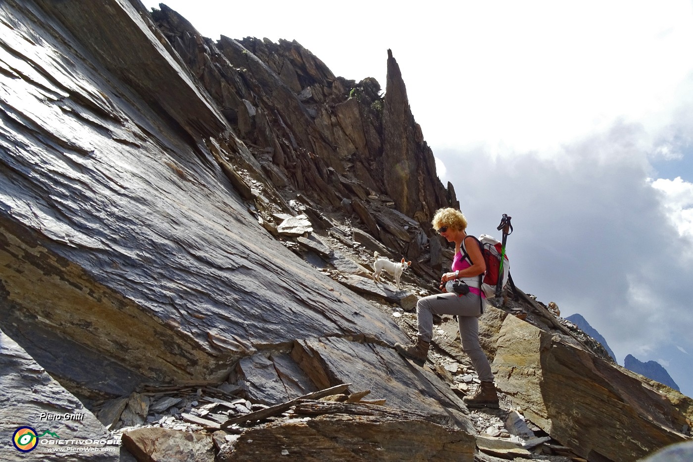 71 Enormi piastre di roccia .JPG -                                